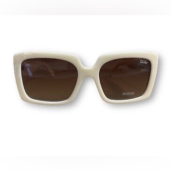 Quay Sunglasses Total Vibe Mini in White - Picture 5 of 5